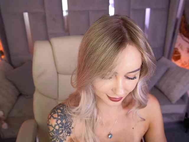 CandyGraces webcam