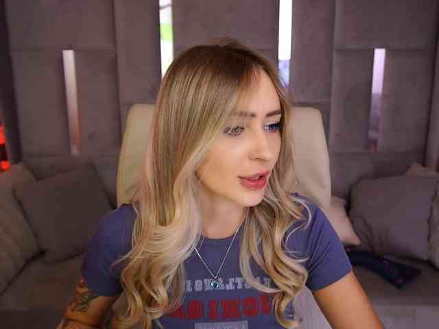 CandyGraces webcam