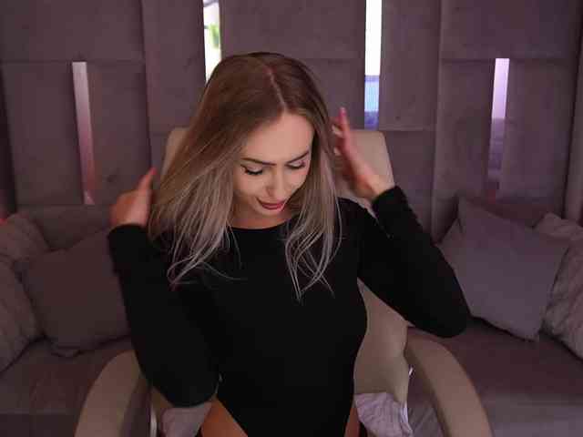 CandyGraces webcam