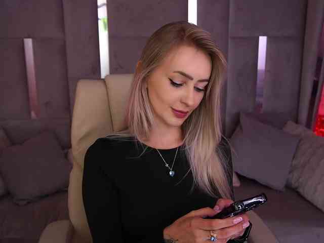 CandyGraces webcam