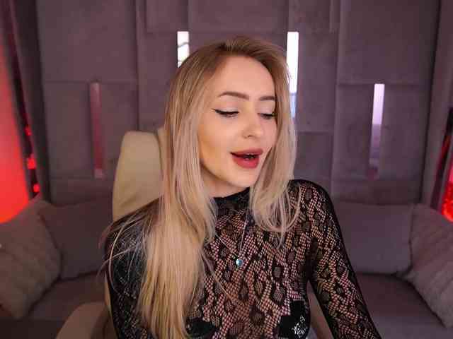 CandyGraces webcam
