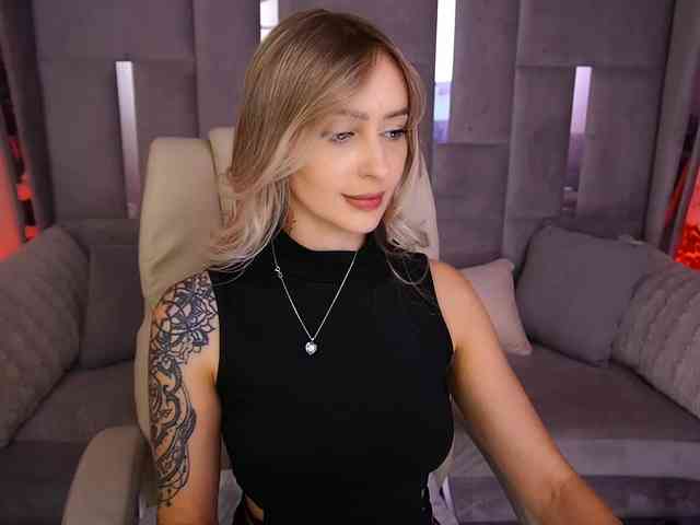 CandyGraces webcam