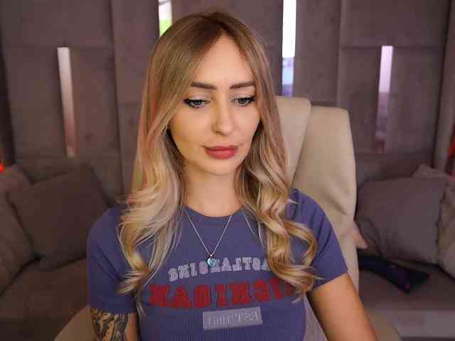 CandyGraces webcam