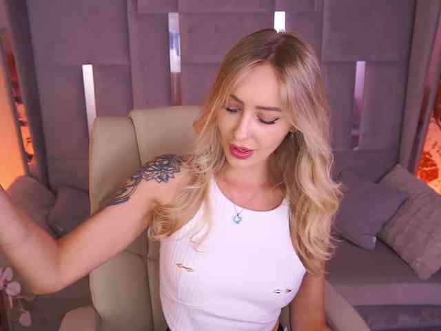 CandyGraces webcam
