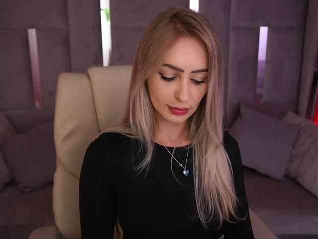 CandyGraces webcam