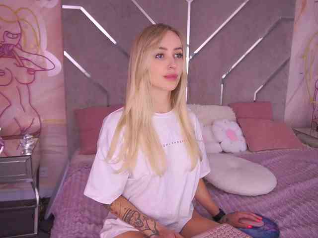 CandyGraces webcam