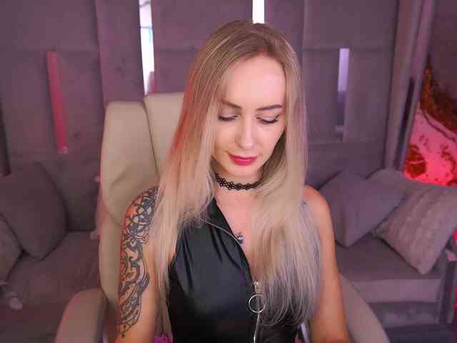 CandyGraces webcam