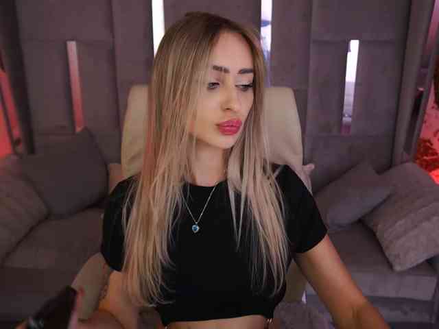 CandyGraces webcam