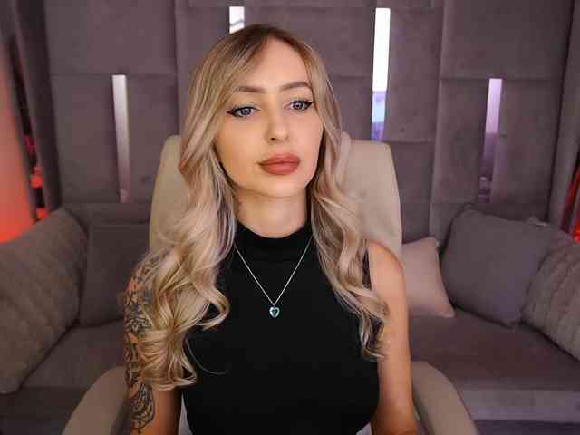 CandyGraces webcam