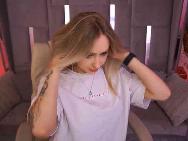 CandyGraces webcam