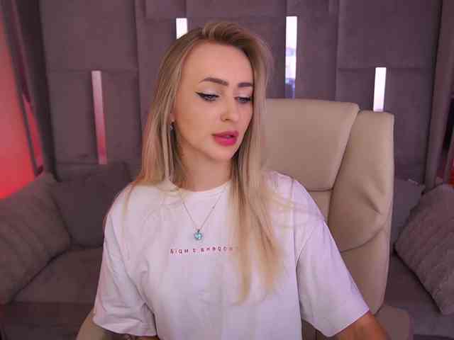 CandyGraces webcam
