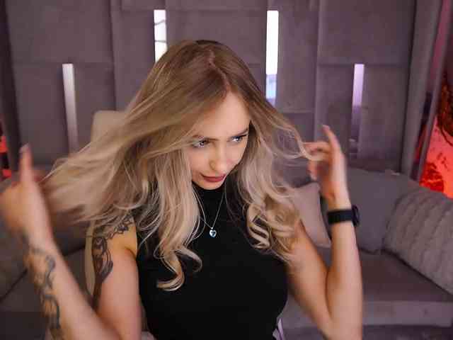 CandyGraces webcam