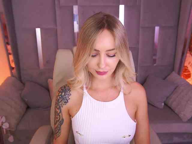 CandyGraces webcam
