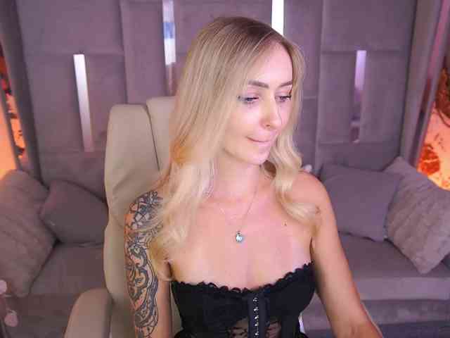 CandyGraces webcam