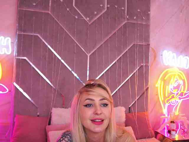 CandyGraces webcam