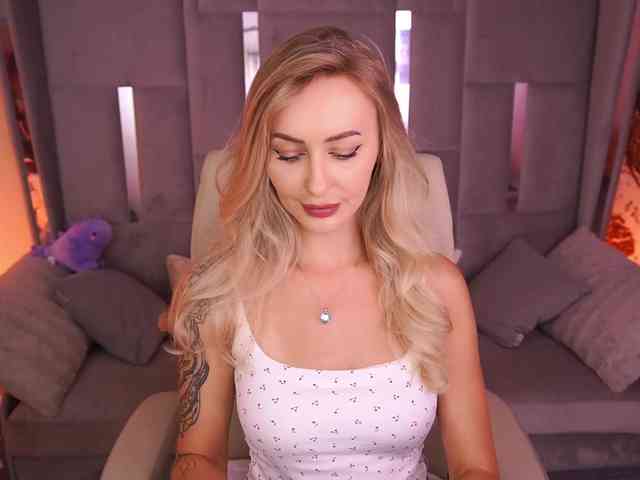 CandyGraces Live Webcam on BongaCams