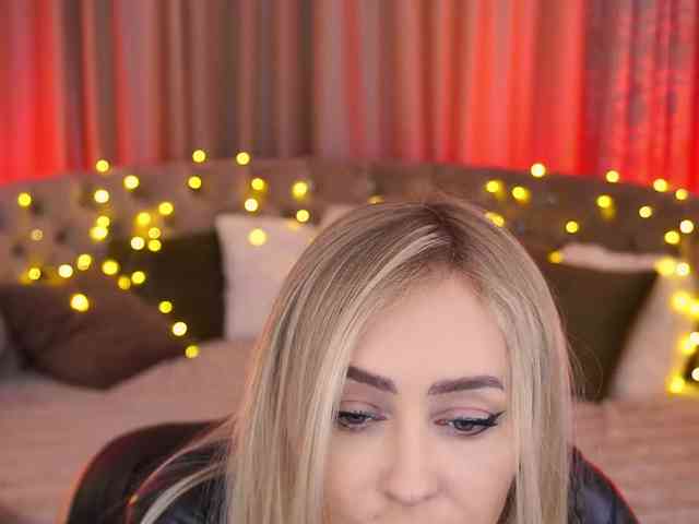 CandyGraces webcam