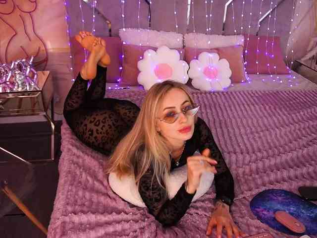 CandyGraces webcam