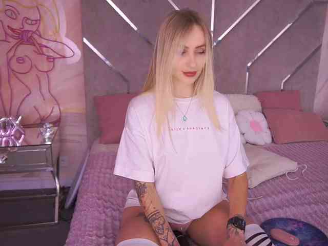 CandyGraces webcam