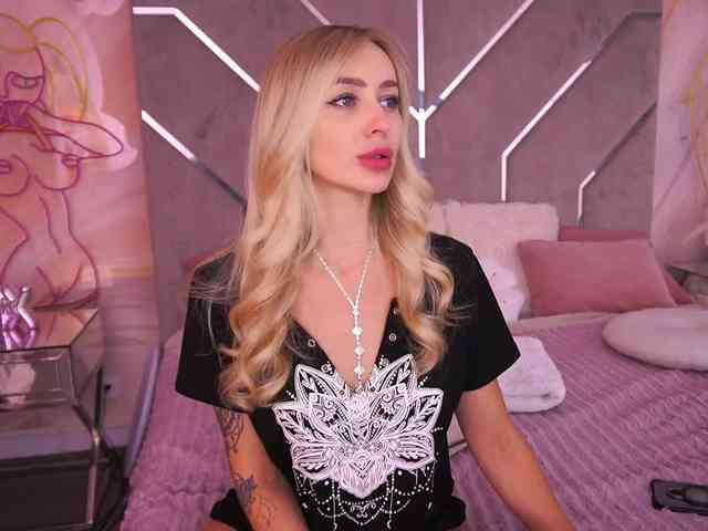 CandyGraces webcam