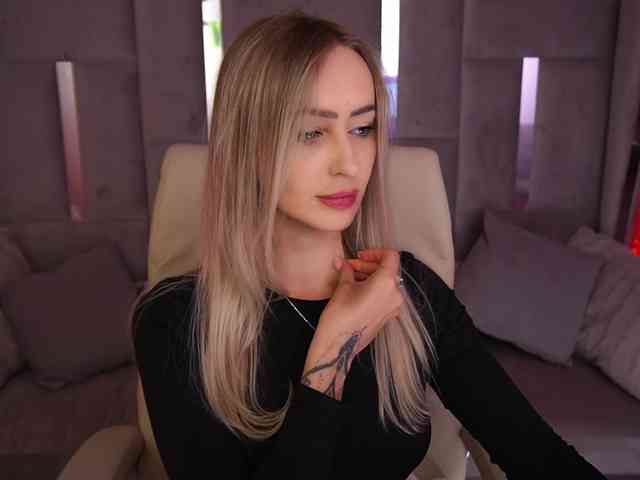 CandyGraces webcam