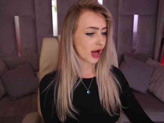 CandyGraces webcam