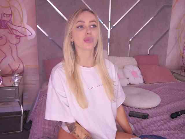 CandyGraces webcam