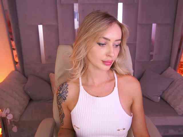 CandyGraces webcam