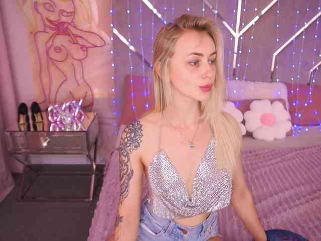 CandyGraces webcam