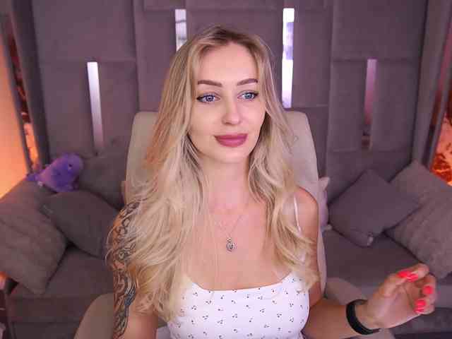 CandyGraces webcam