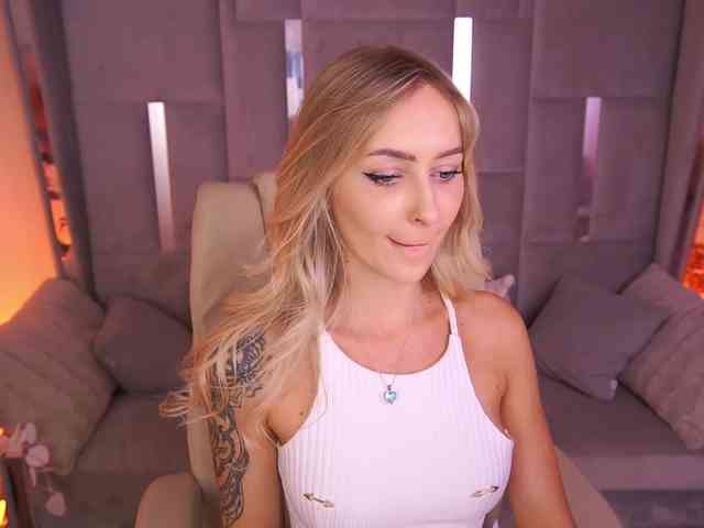 CandyGraces webcam