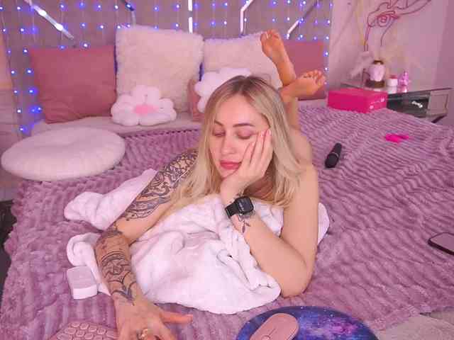 CandyGraces webcam