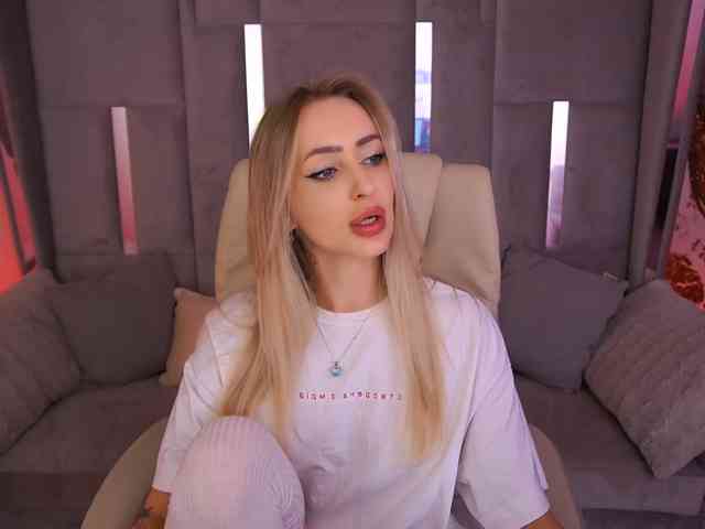 CandyGraces webcam