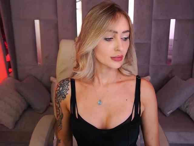 CandyGraces webcam