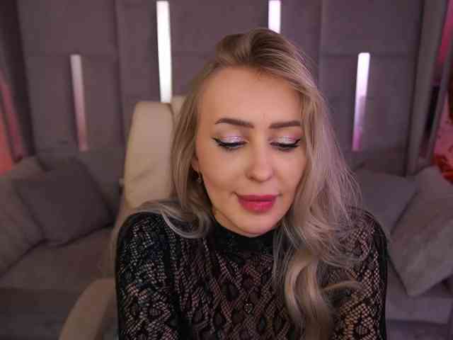 CandyGraces webcam