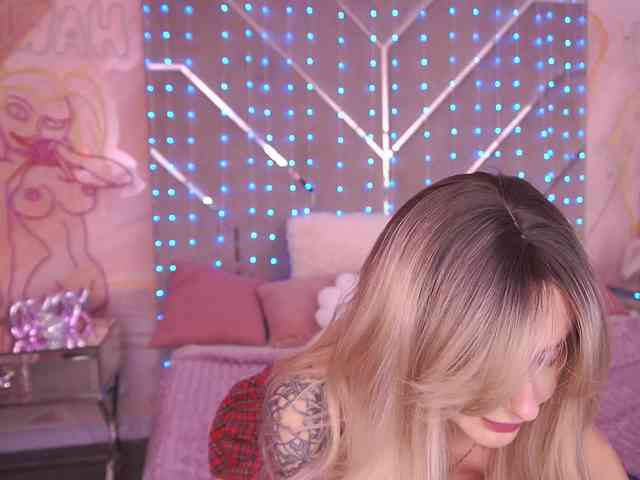 CandyGraces webcam