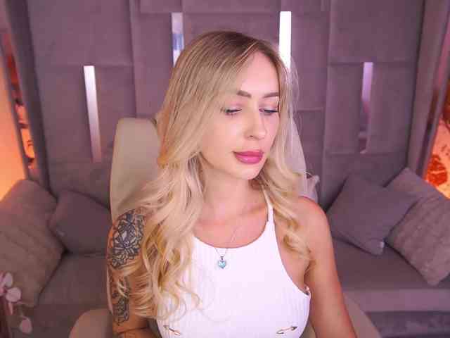 CandyGraces webcam
