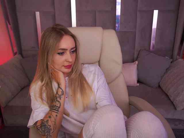 CandyGraces webcam