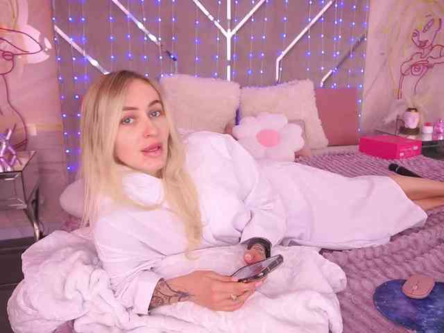 CandyGraces webcam