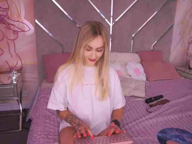 CandyGraces webcam