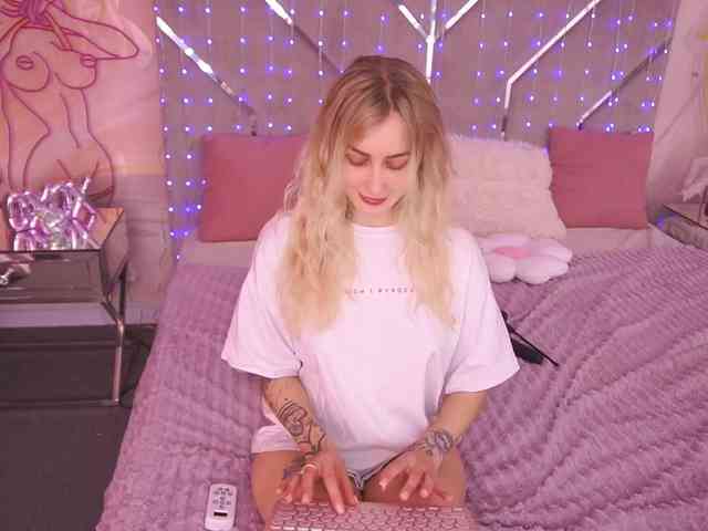 CandyGraces webcam
