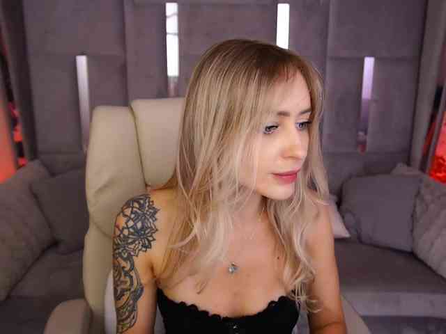 CandyGraces webcam