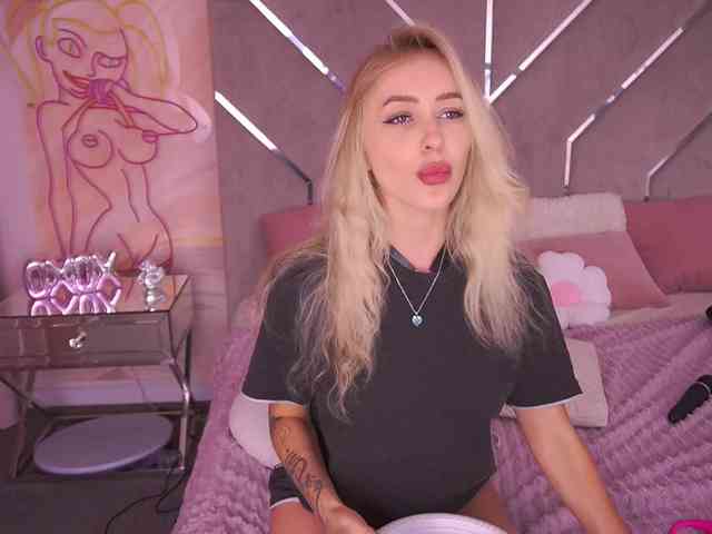 CandyGraces webcam