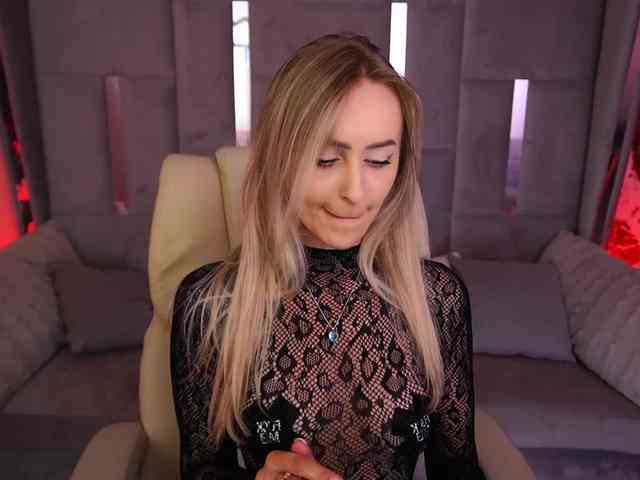 CandyGraces webcam