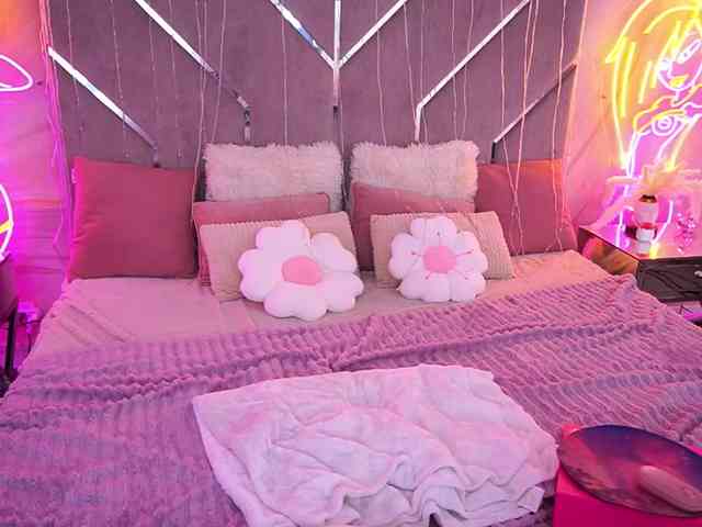CandyGraces webcam