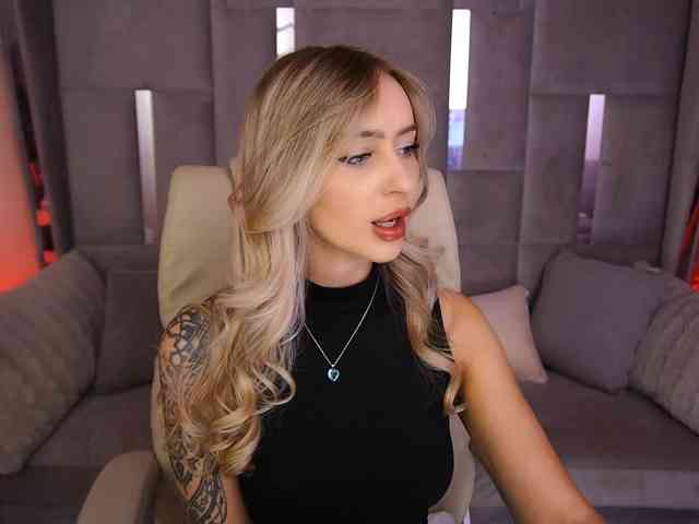 CandyGraces webcam