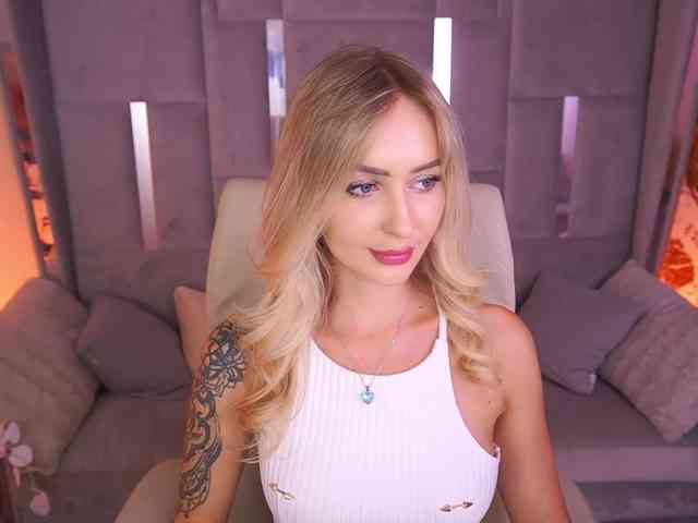CandyGraces webcam