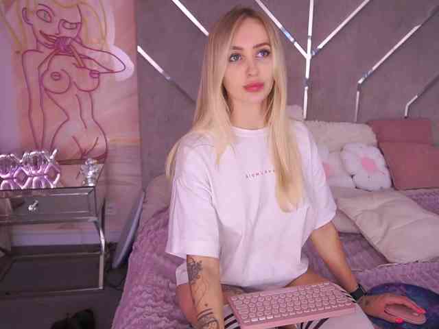 CandyGraces webcam