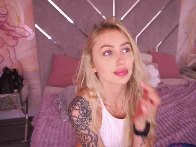 CandyGraces webcam