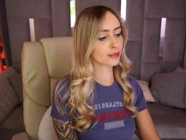 CandyGraces webcam